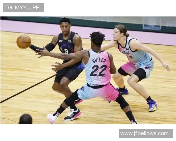 西安羽毛球队与南京羽毛球队赛后复盘探讨团队协作与战术配合的成功之道